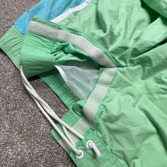 LACOSTE Mens Green Swim Trunks size 7 w/ Spell Out Sides and Logo 35W beach - Picture 9 of 11